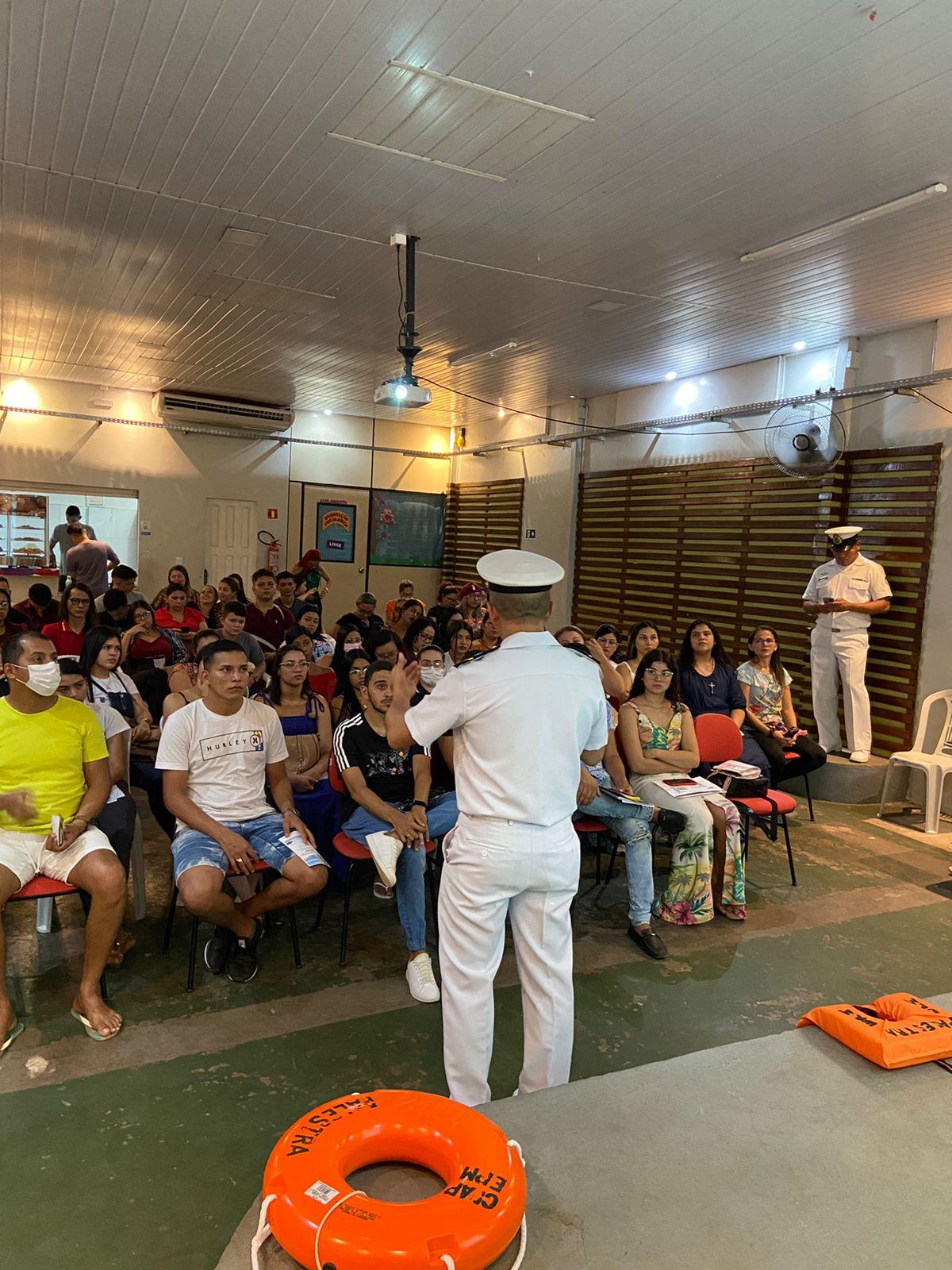 Grupo Madre Tereza recebe a visita da Capitania do Portos do Estado do Amapá 