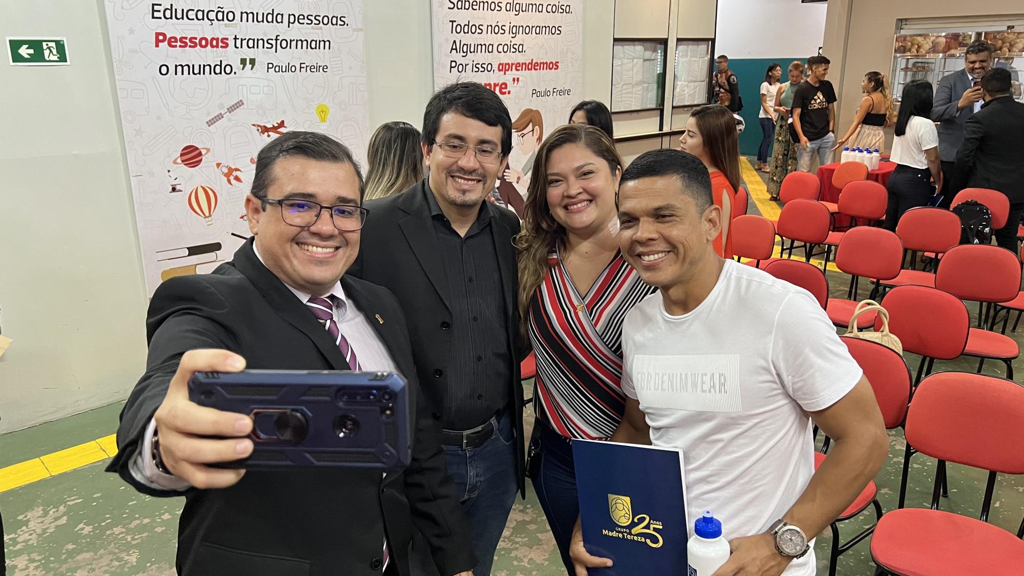 Grupo Madre Tereza realiza aula Magna  do curso de Direito