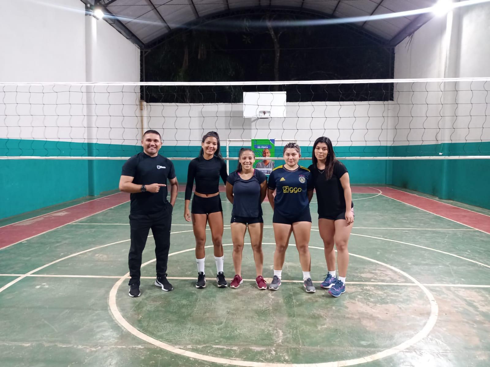 Início do 1° Torneio da Madre reuniu 12 equipes de vôlei de Santana