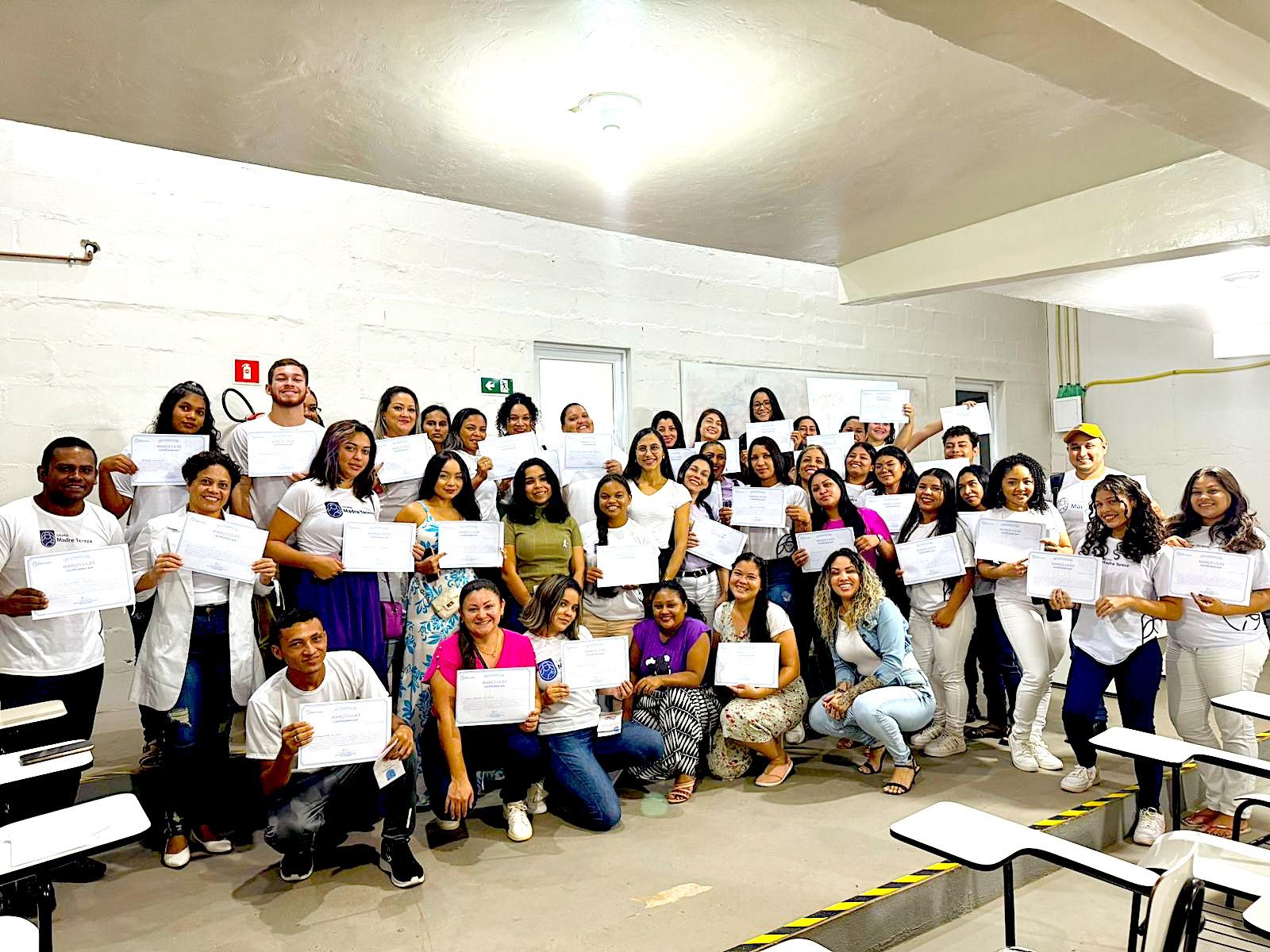 Polos da Escola Madre Tereza Macapá promovem palestras em prol do Março Lilás