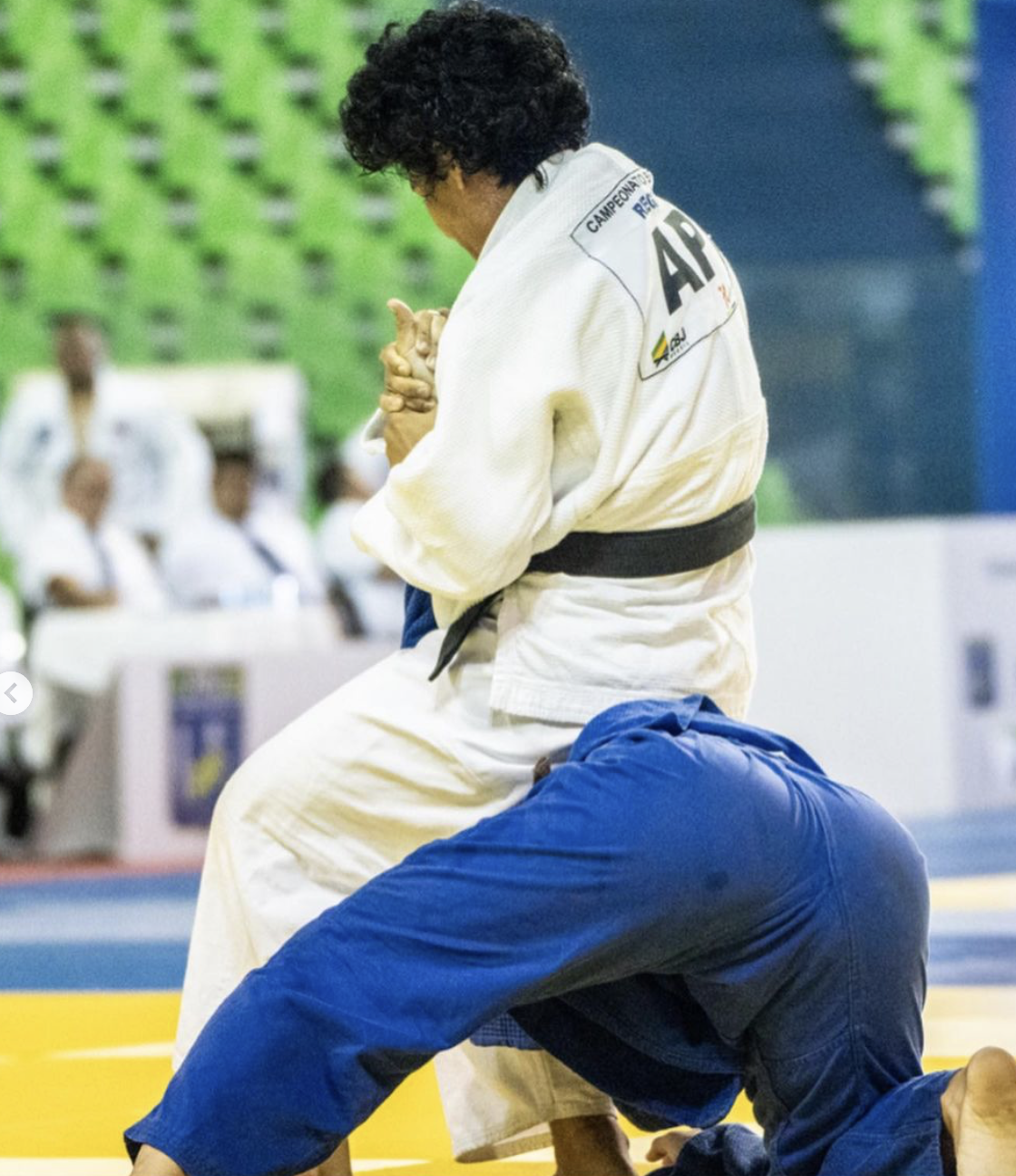 Atleta Lilian Santos Conquista Mais uma Medalha de Ouro com Apoio da Faculdade Madre Tereza