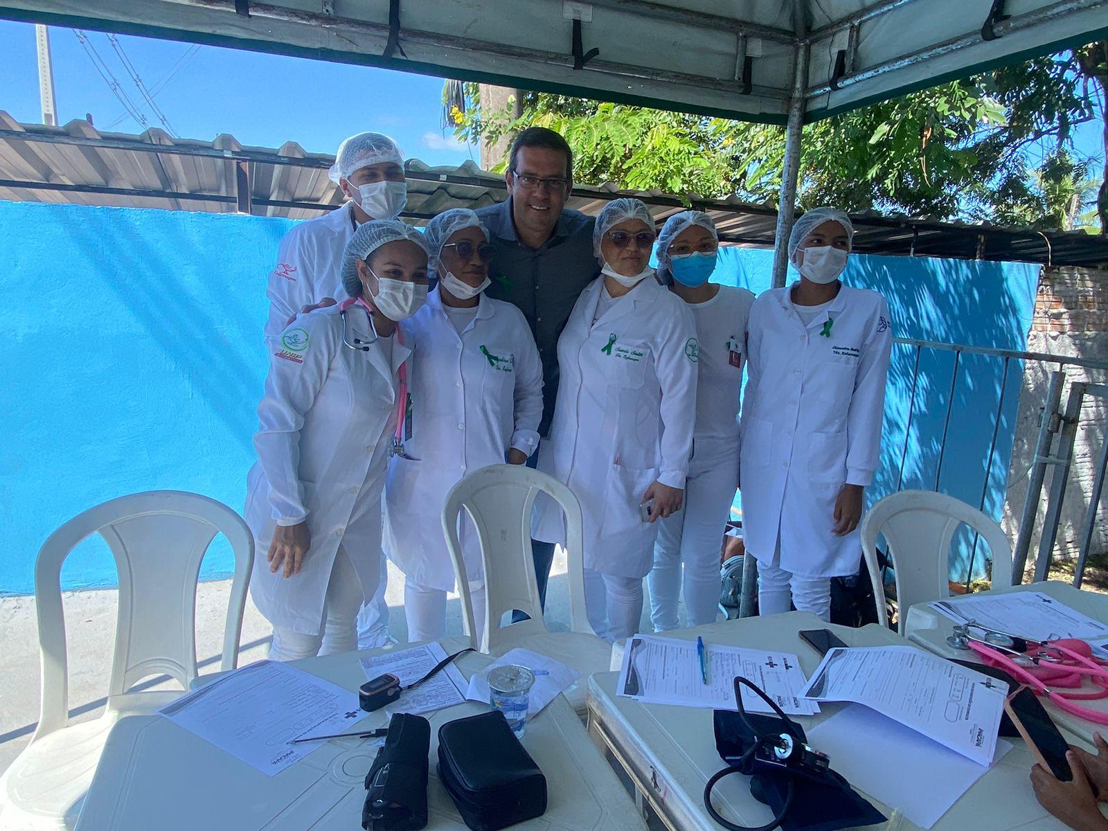 Alunos da Escola Técnica Madre Tereza Participam de Ação Social no Bairro Muca: Servindo a Comunidade com Cuidado e Solidariedade