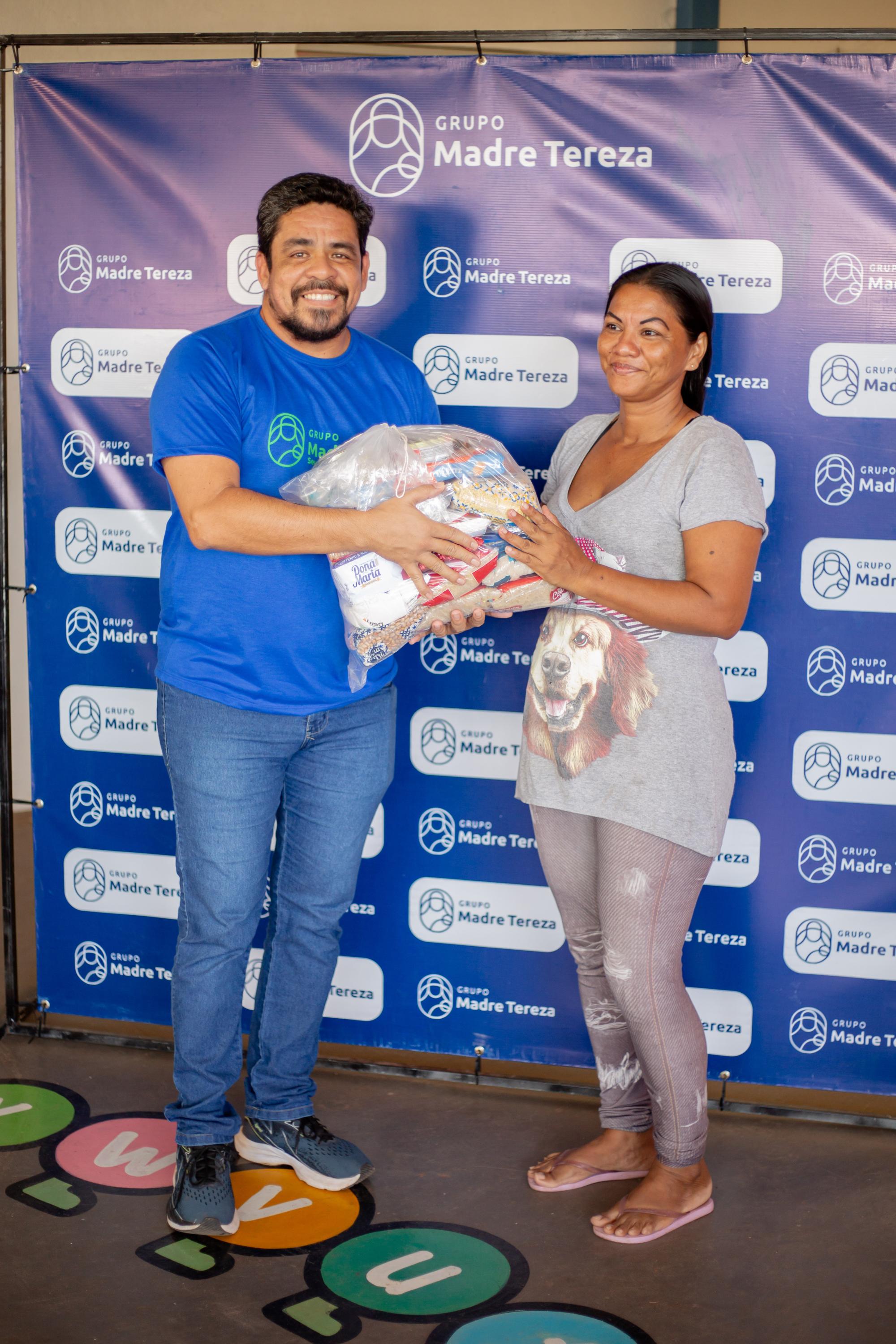 Grupo Madre Tereza Realiza Ação Solidária Para a Comunidade