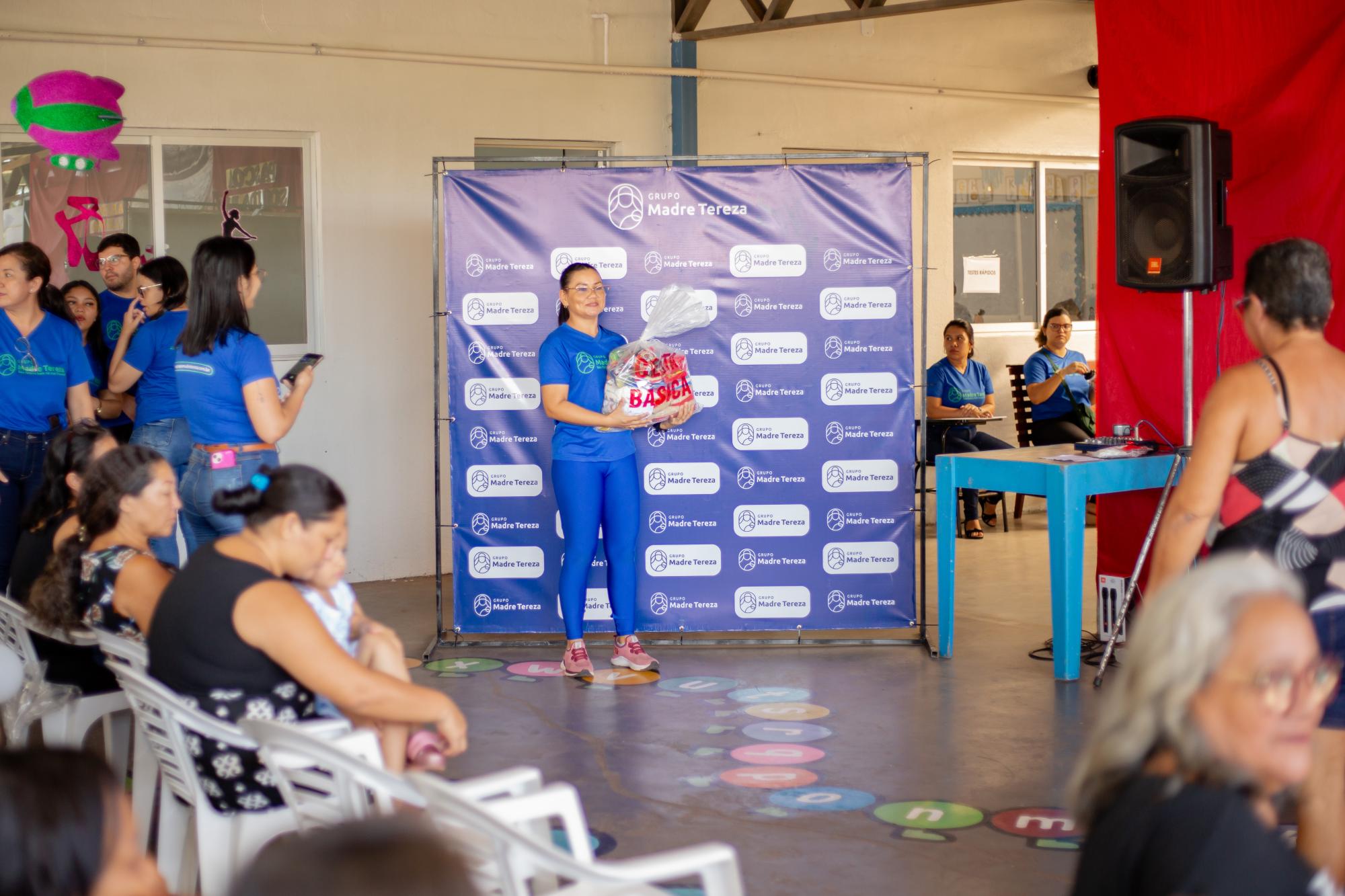 Grupo Madre Tereza Realiza Ação Solidária Para a Comunidade