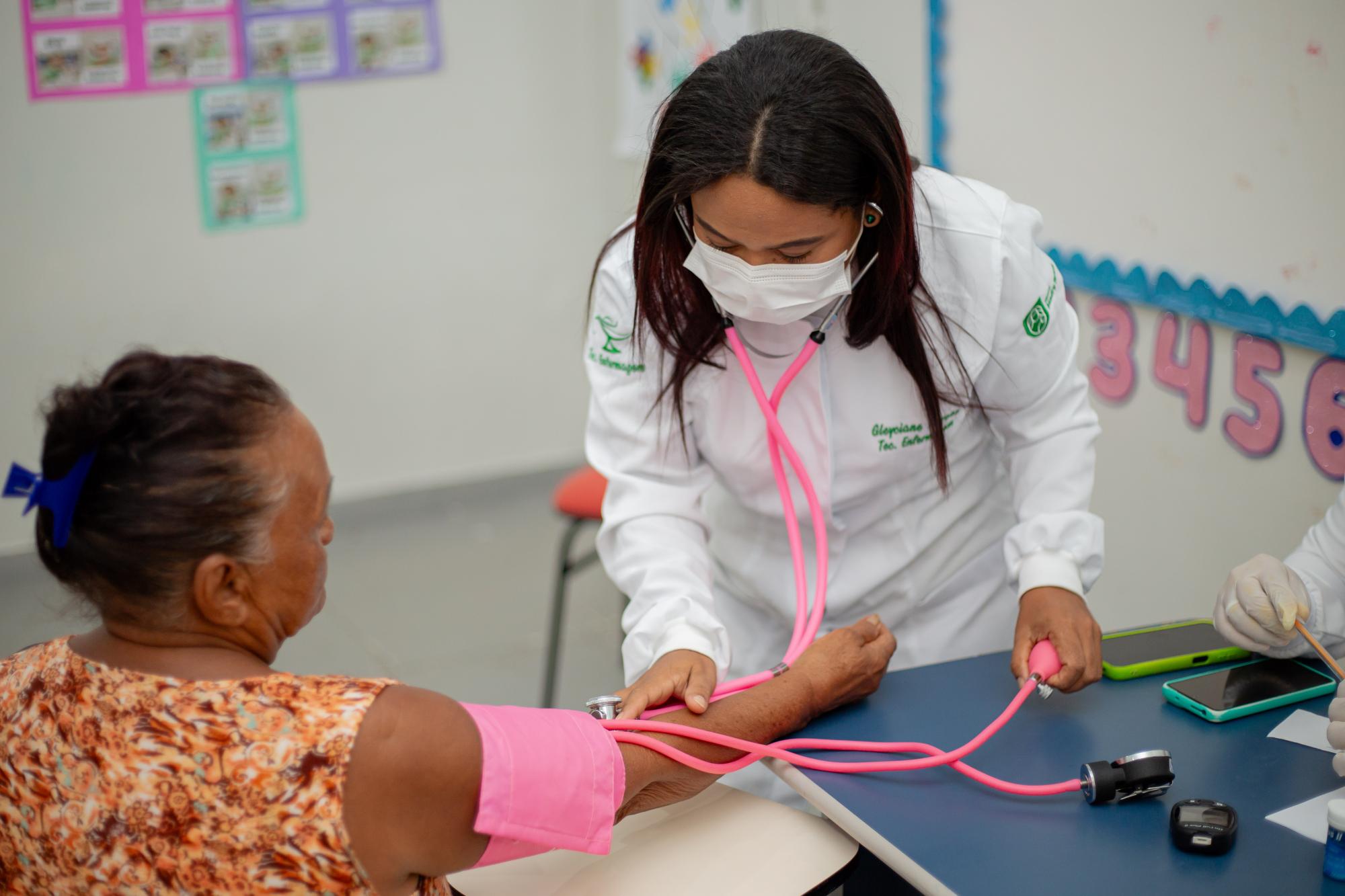 Grupo Madre Tereza Realiza Ação Solidária Para a Comunidade