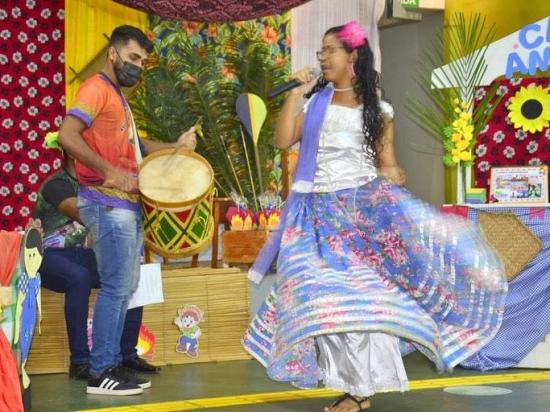 Acadêmicos do Curso de Pedagogia da Faculdade Madre Tereza realizam Sarau Cultural