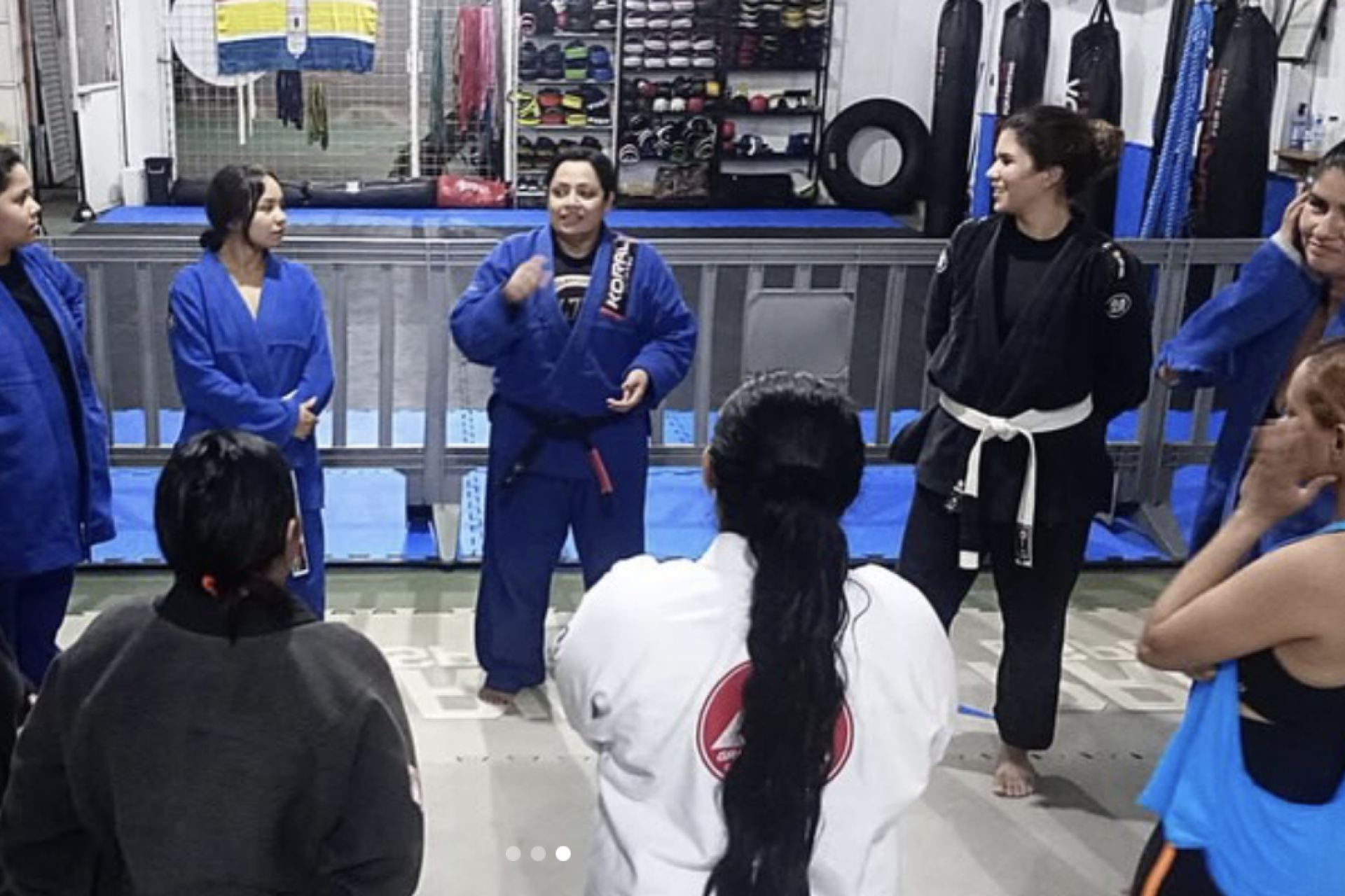 Alunas do Curso de Estética Exploram os Benefícios do Jiu-Jitsu em Aula Externa