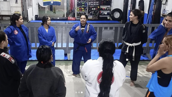 Alunas do Curso de Estética Exploram os Benefícios do Jiu-Jitsu em Aula Externa