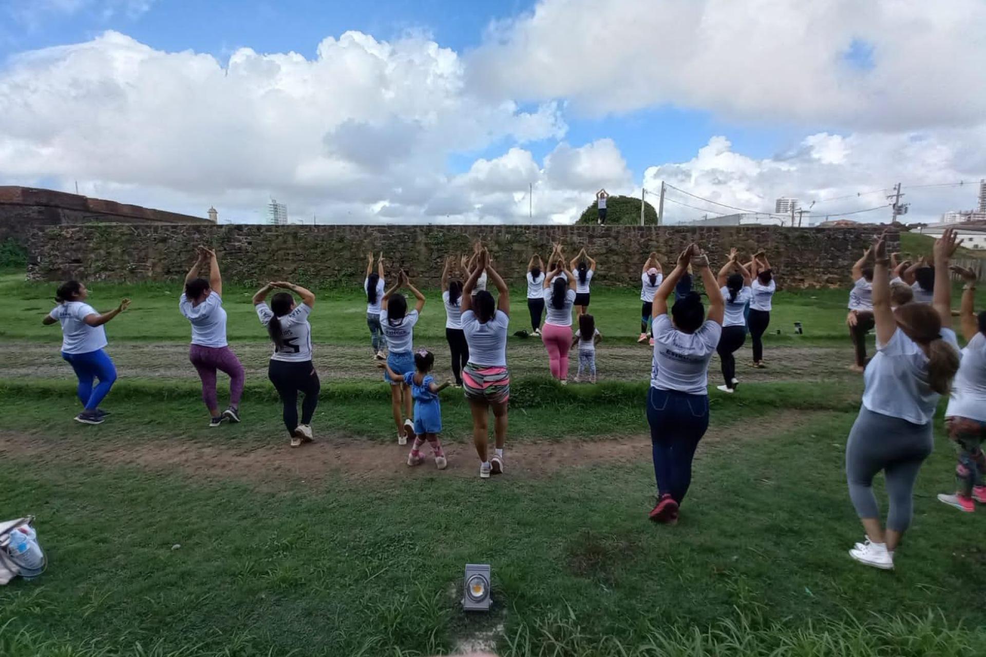 Alunas do Curso de Estética Participam de Aula Externa no Entorno da Fortaleza de São José