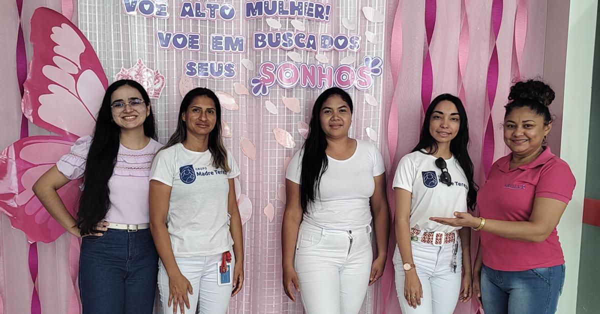 Alunos da Escola Madre Tereza realizam doação de alimentos ao IJOMA em ação solidária pelo Março Lilás.