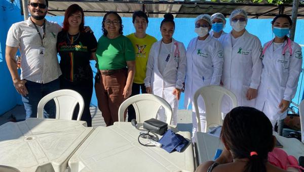 Alunos da Escola Técnica Madre Tereza Participam de Ação Social no Bairro Muca: Servindo a Comunidade com Cuidado e Solidariedade