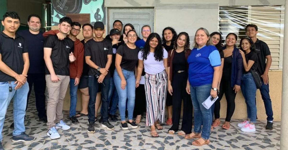 Alunos da Faculdade Madre Tereza promovem ação solidária em prol da Casa da Hospitalidade Alunos da Faculdade Madre Tereza promovem ação solidária em prol da Casa da Hospitalidade
