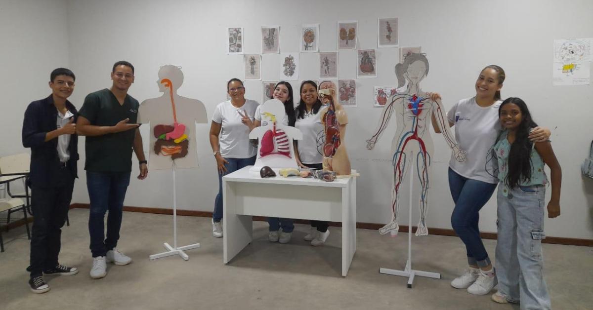 Alunos do Curso Técnico em Análises Clínicas Participam de Exposição de Anatomia, Enriquecendo o Conhecimento