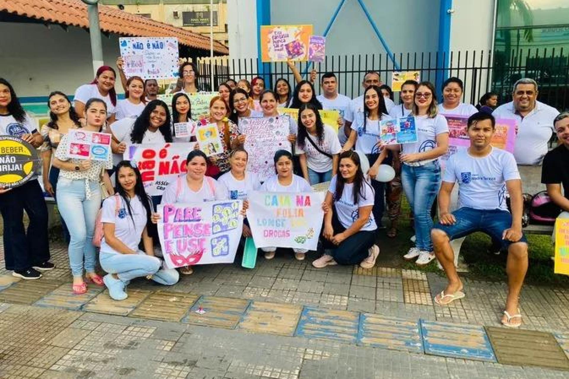 Alunos do Grupo Madre Tereza realizam Blitz Educativa sobre prevenção de DSTs no Carnaval de Vitória do Jari