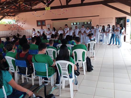 Alunos do Grupo Madre Tereza realizam palestra sobre gravidez na adolescência e HIV x AIDS na Ilha de Santana-AP