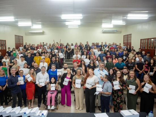 Aula Magna do Curso de Direito da Faculdade Madre Tereza com o Senador Randolfe Rodrigues: Um Encontro de Experiências e Conhecimento Constitucional