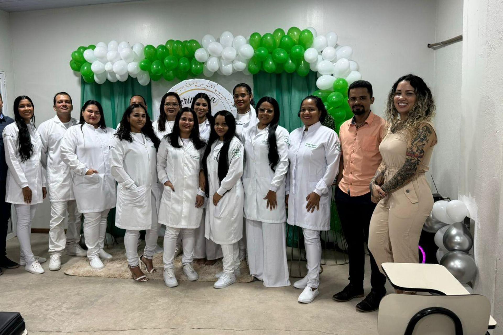 Escola Madre Tereza Macapá - Polo Zona Norte, Realiza Cerimônia do Jaleco