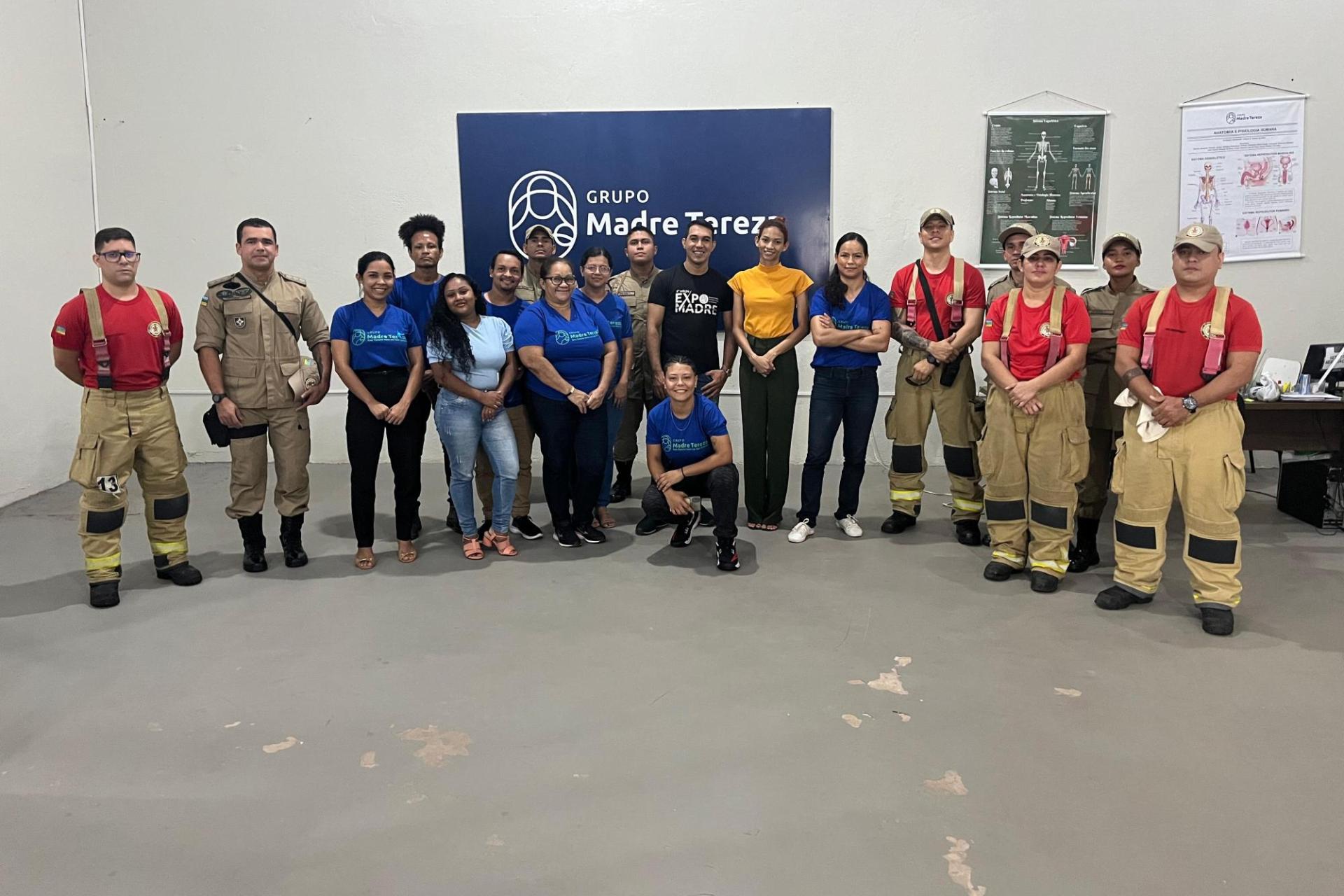 Colaboradores da Escola Técnica Madre Tereza Macapá Recebem Treinamento de Combate a Incêndio