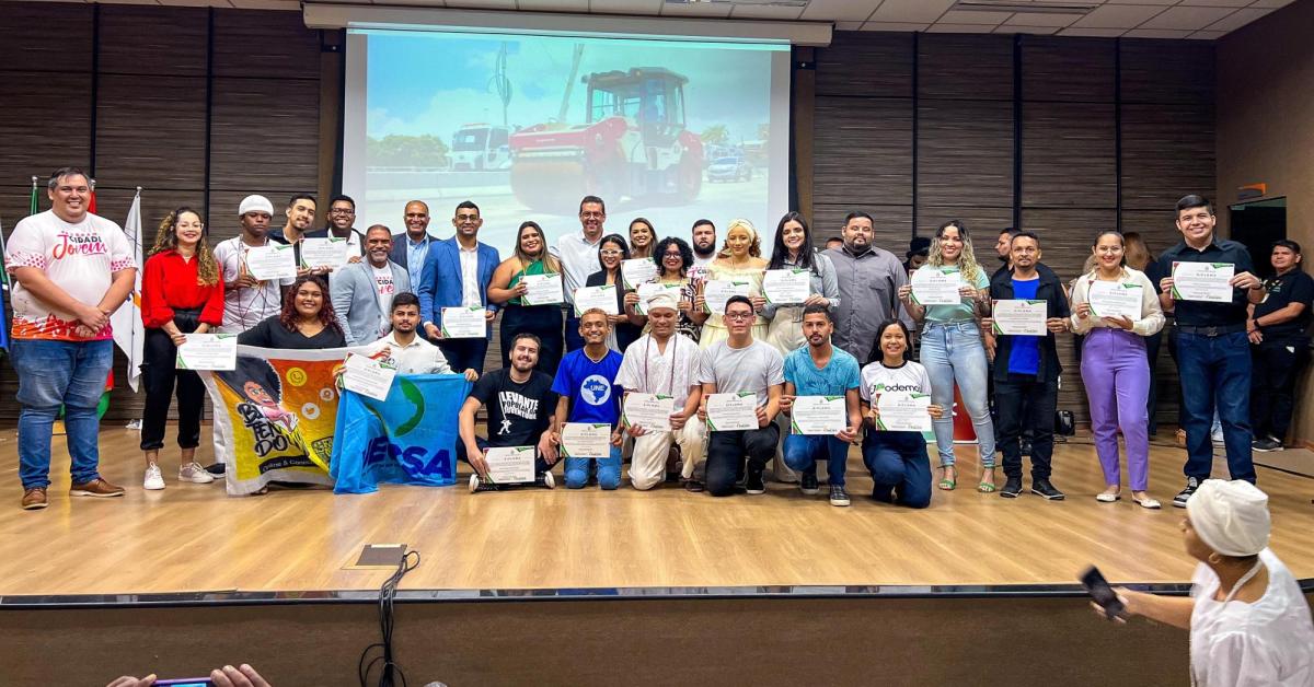 Diretora dos Polos Técnicos de Macapá é Convidada para Integrar Conselho de Juventude: Compromisso Social e Educação em Foco Diretora dos Polos Técnicos de Macapá é Convidada para Integrar Conselho de Juventude: Compromisso Social e Educação em Foco
