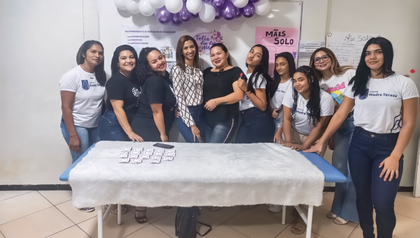 Emoção e Reflexão: Turma de Estética Presta Homenagem às Mães no Polo Zona Sul