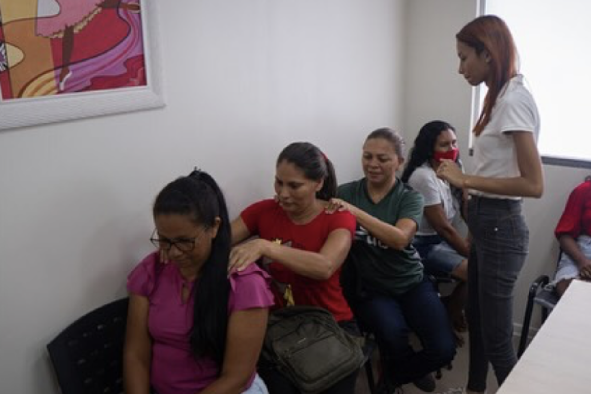 Empoderamento Feminino em Ação: Capacitação em Massagem no Bairro Marabaixo