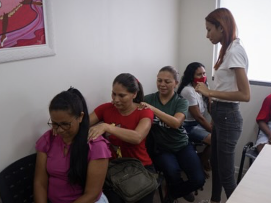 Empoderamento Feminino em Ação: Capacitação em Massagem no Bairro Marabaixo