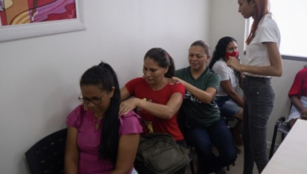 Empoderamento Feminino em Ação: Capacitação em Massagem no Bairro Marabaixo