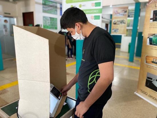 Estudantes do Grupo Madre Tereza participaram do projeto Eleitor do Futuro