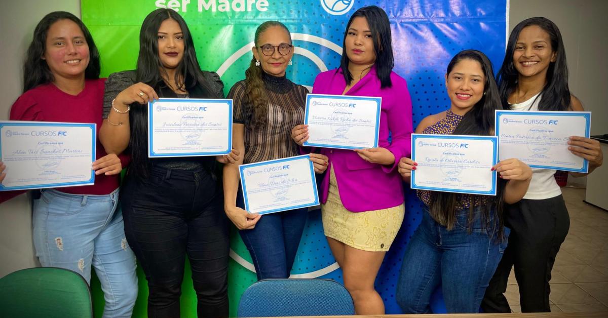 Faculdade Madre Tereza Forma Primeira Turma do Curso de Cuidador Escolar