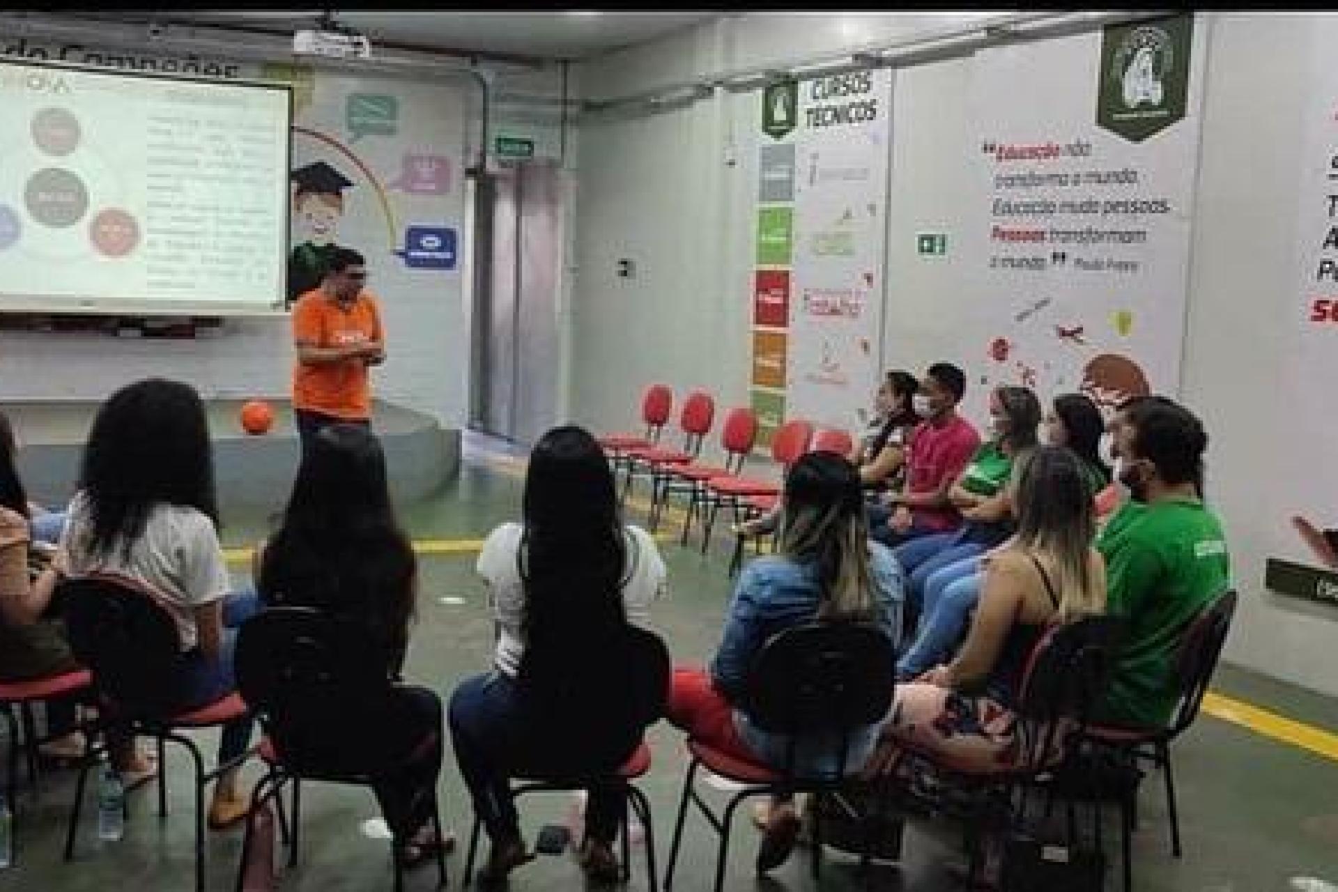 Grupo Madre em parceria com o instituto INOVA realiza treinamento para estagiários.