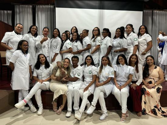 Grupo Madre Tereza Celebra Sonhos e Profissões na Cerimônia do Jaleco