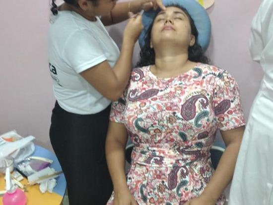 Grupo Madre Tereza e Alunas de Estética Levam Beleza e Bem-Estar à Comunidade em Homenagem ao Dia das Mulheres