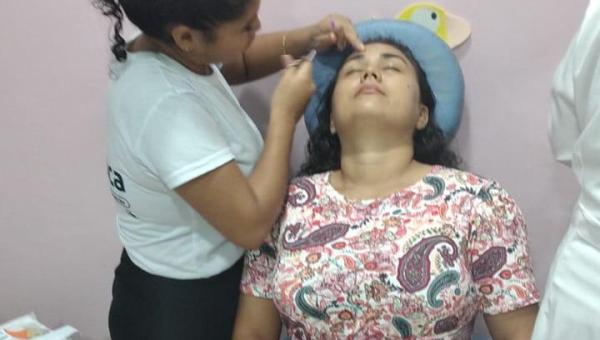 Grupo Madre Tereza e Alunas de Estética Levam Beleza e Bem-Estar à Comunidade em Homenagem ao Dia das Mulheres