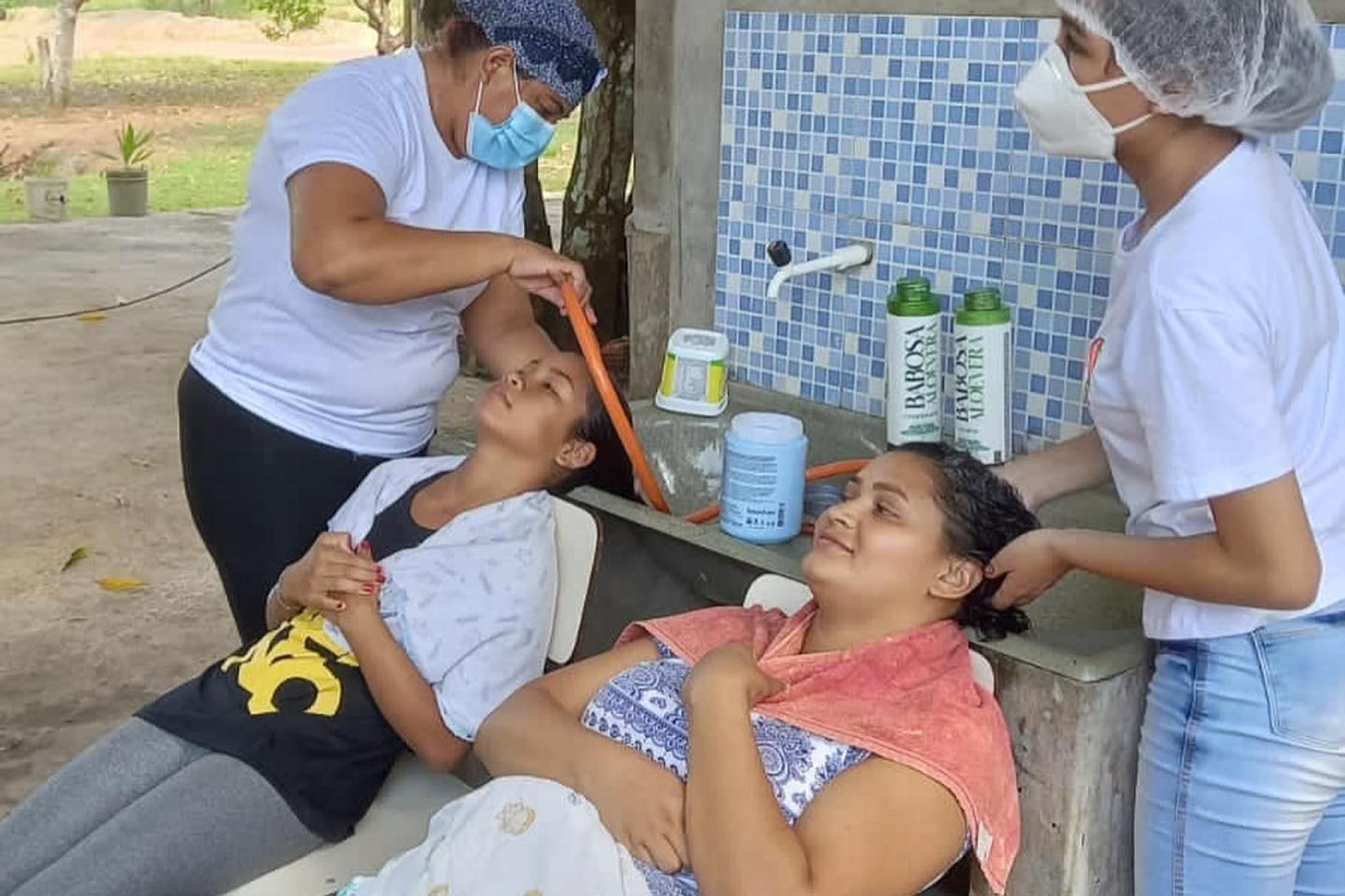 Grupo Madre Tereza realiza ação social no Centro Espírita no Distrito do Coração. 