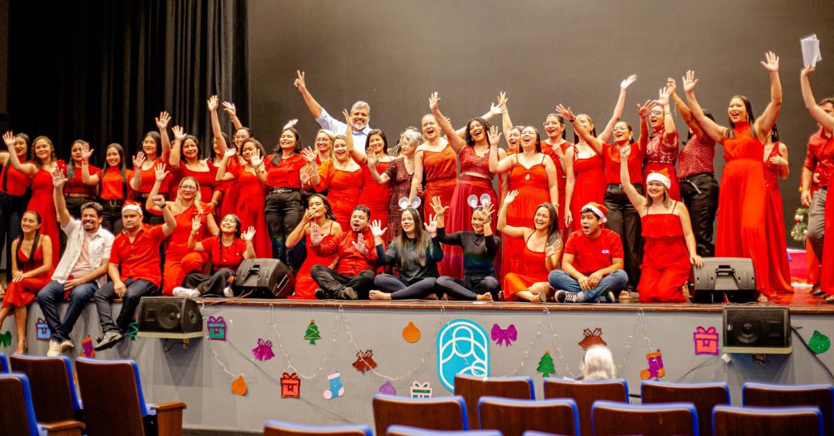 Grupo Madre Tereza realiza cantata natalina emocionante em Santana