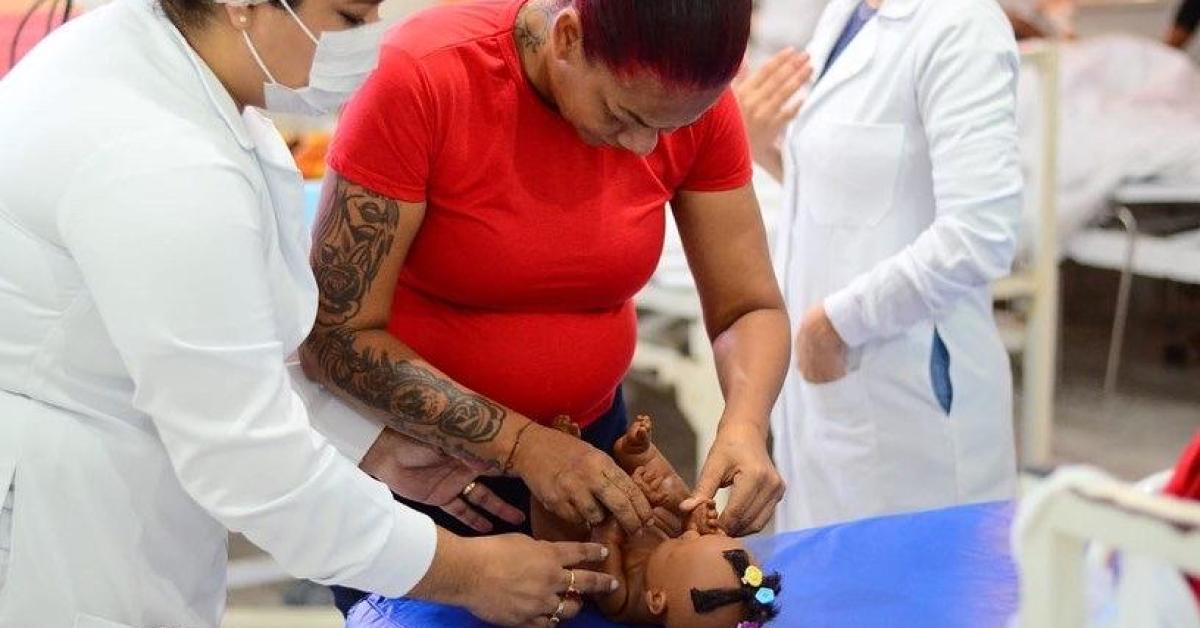 Grupo Madre Tereza realiza capacitação para pacientes da Maternidade Mãe Luzia