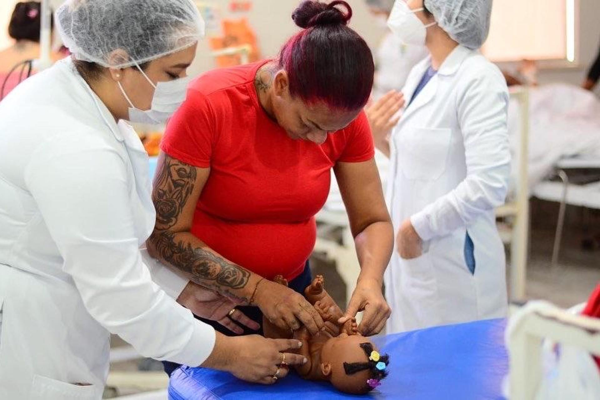 Grupo Madre Tereza realiza capacitação para pacientes da Maternidade Mãe Luzia