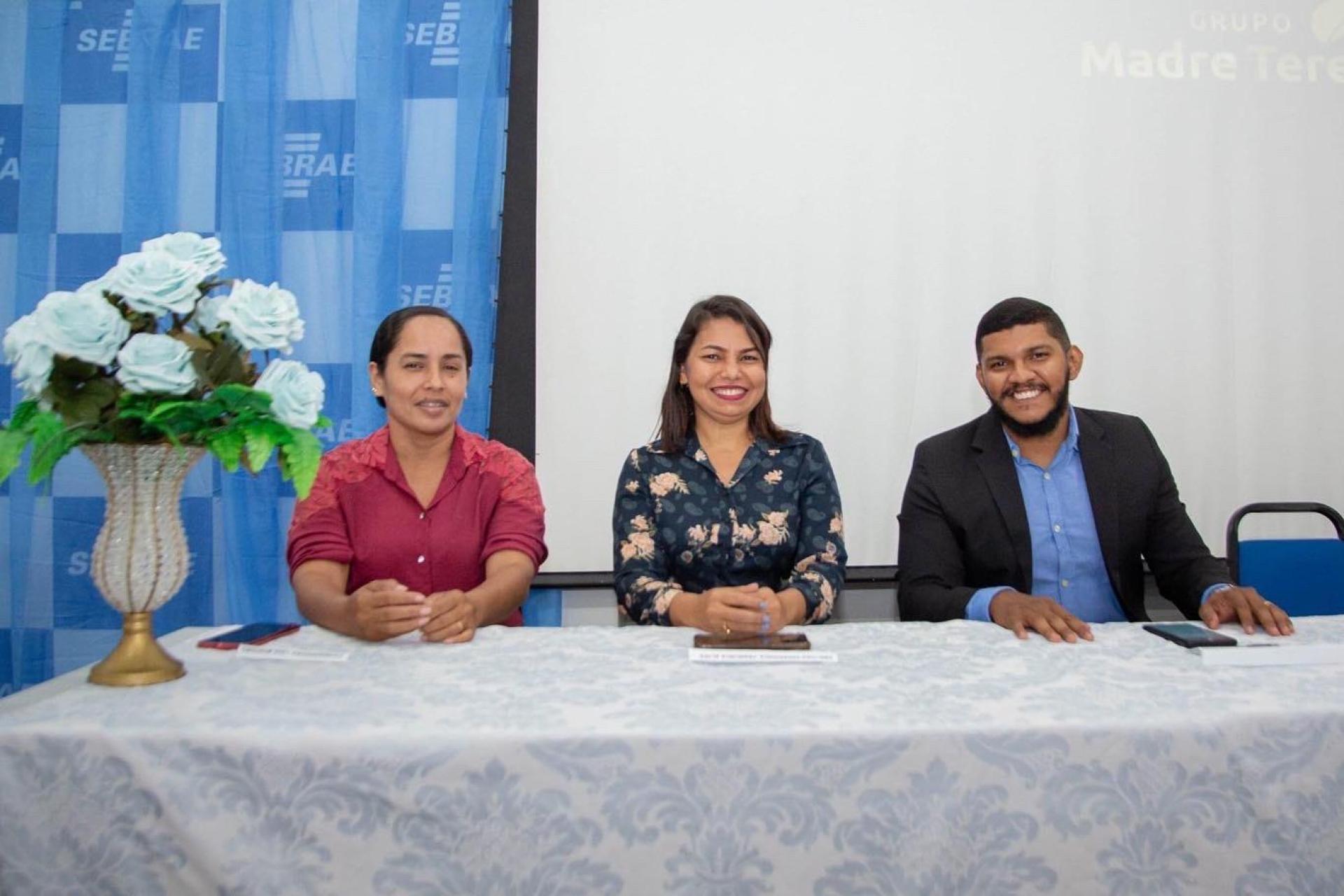 Grupo Madre Tereza realiza cerimônia de entrega de certificados para os alunos que foram voluntários na pandemia