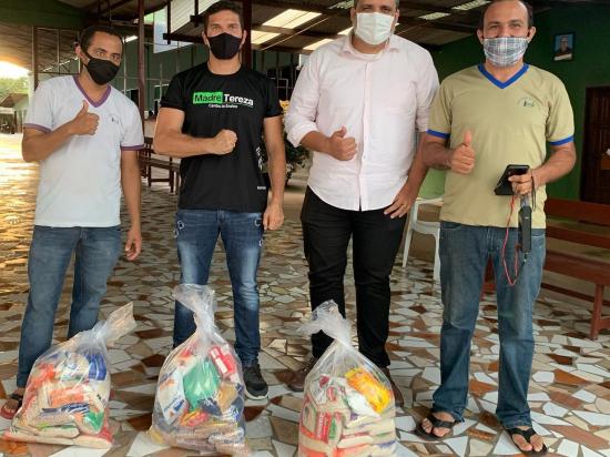 Grupo Madre Tereza realiza entrega de alimentos arrecadados durante desafio esportivo