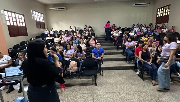 Grupo Madre Tereza realiza palestra em alusão ao Março Lilás