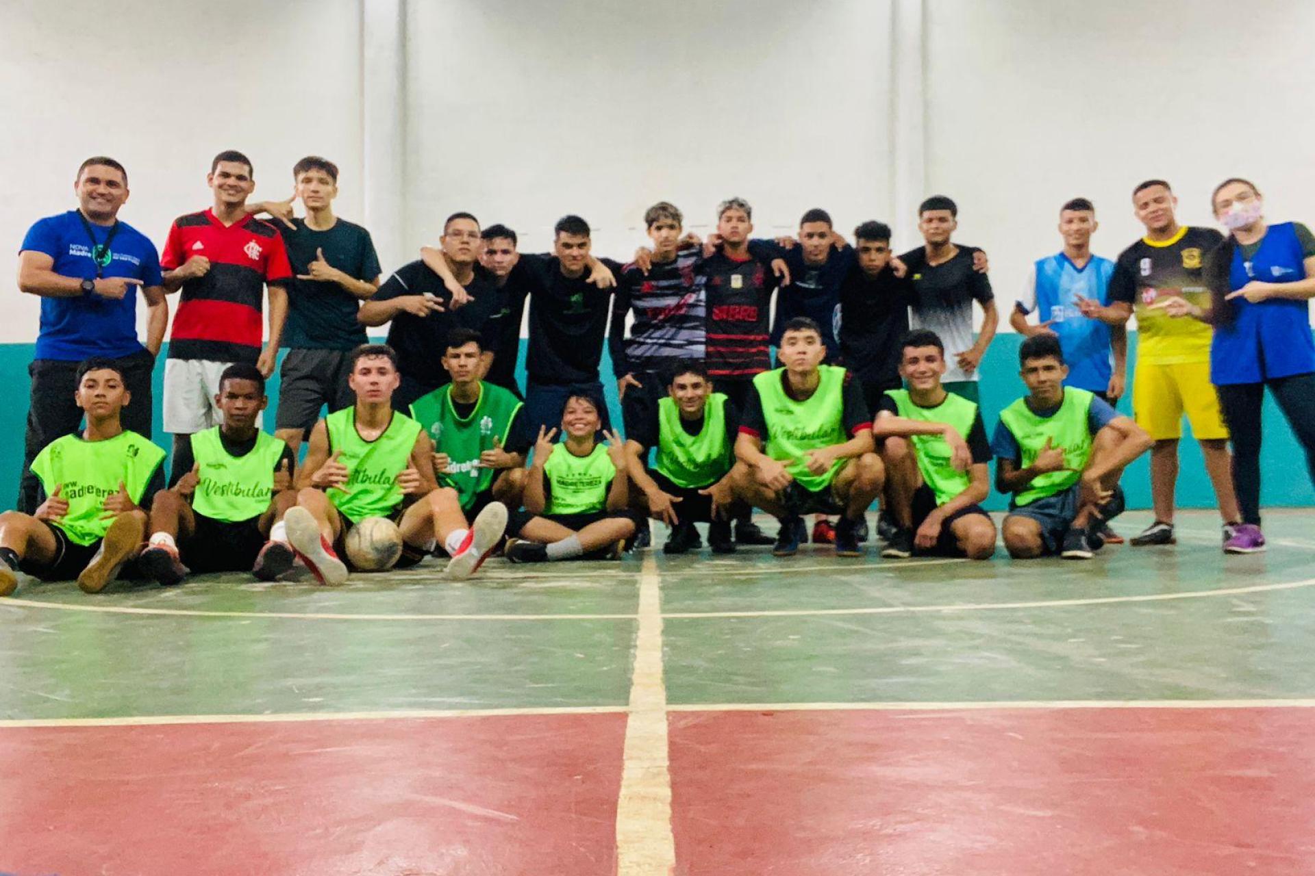 Grupo Madre Tereza realiza  seletiva masculina de futsal 