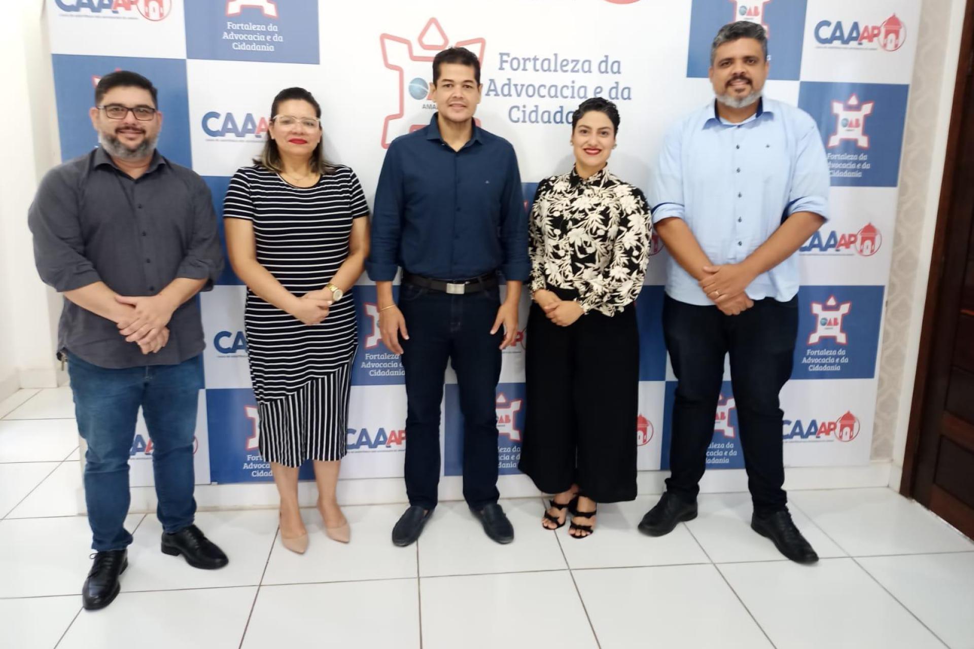 Grupo Madre Tereza realiza visita ao Presidente da OAB-AP