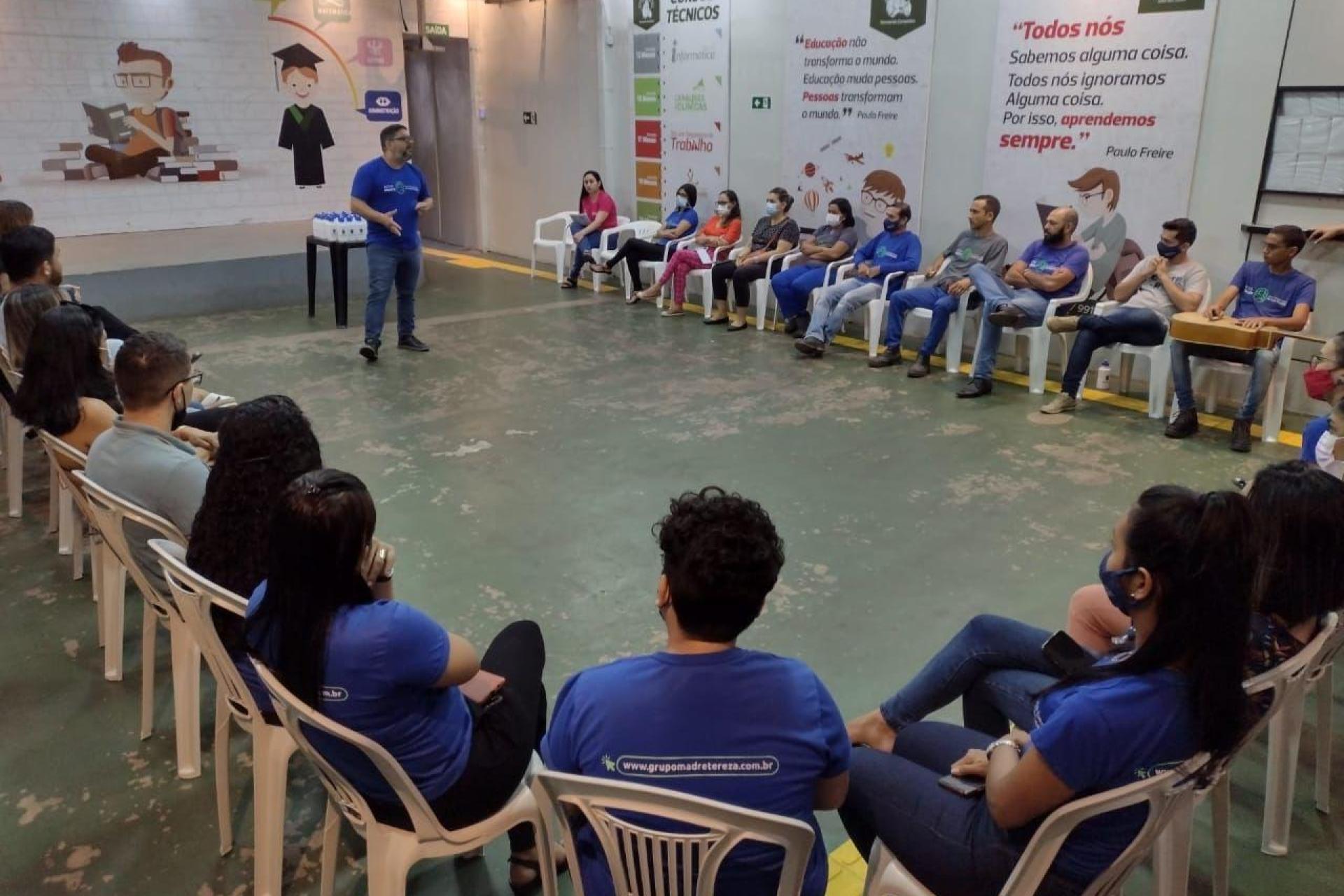 Na manhã deste sábado, diretores do Grupo Madre Tereza realizaram uma reunião geral com todos os colaboradores.