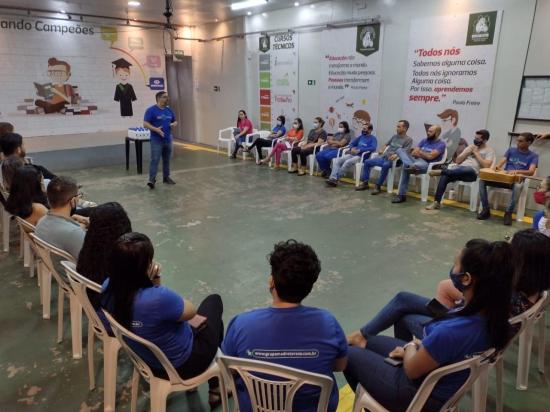 Na manhã deste sábado, diretores do Grupo Madre Tereza realizaram uma reunião geral com todos os colaboradores.