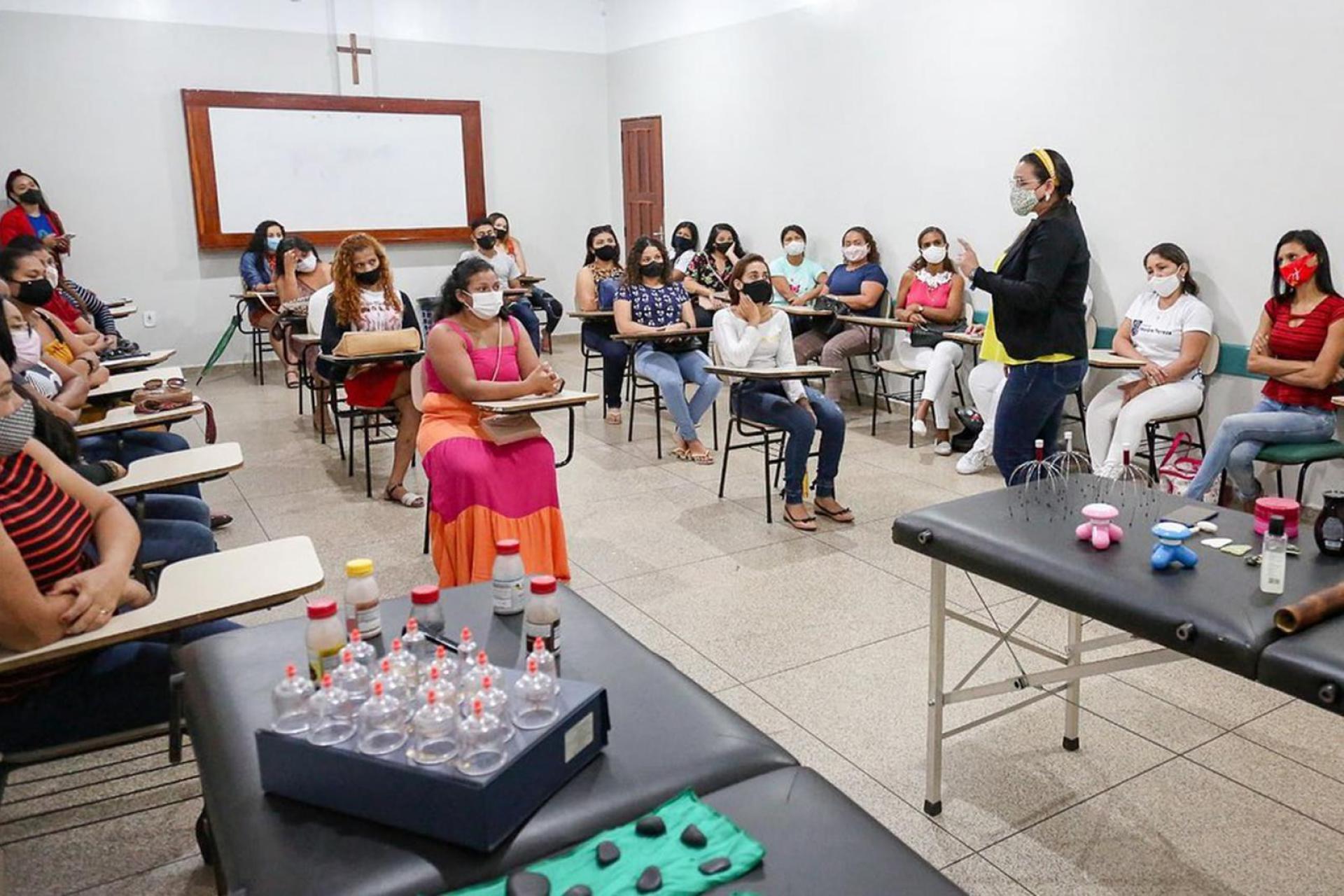 O Grupo Madre Tereza realiza Workshop para Calouros do Curso de Massoterapia.