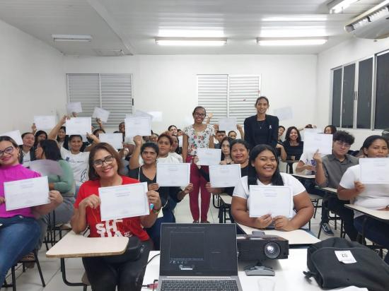 Polos da Escola Madre Tereza Macapá promovem palestras em prol do Março Lilás