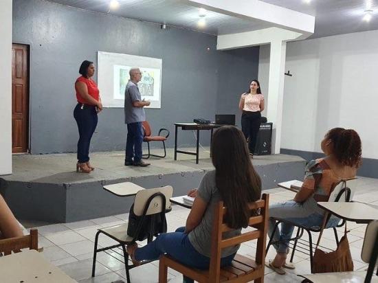 Representante do Grupo Madre Tereza palestra em Whorkshop da Prefeitura de Santana