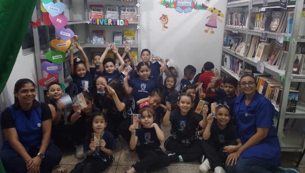 Uma Aventura Literária na Biblioteca da Escola: Dia Nacional do Livro Infantil no Mundo Encantado do Monteiro Lobato